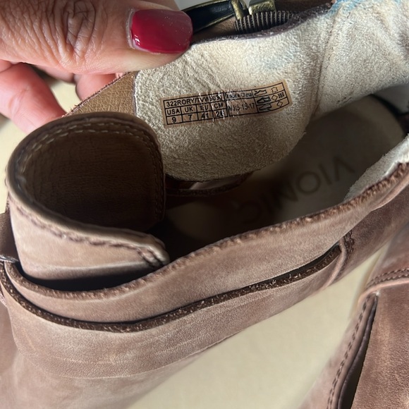 Vionic Women's Upright Rory Brown Back Zip Heeled Ankle Booties Boots - Picture 8 of 9